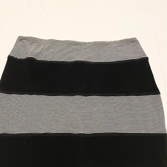Joseph Ribkoff Striped Skirt Womens Size 10 - Picture 2 of 15